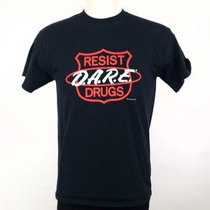 Gildan D.A.R.E. Resist Drugs Graphic T-Shirt‎ Black Medium Shield Logo